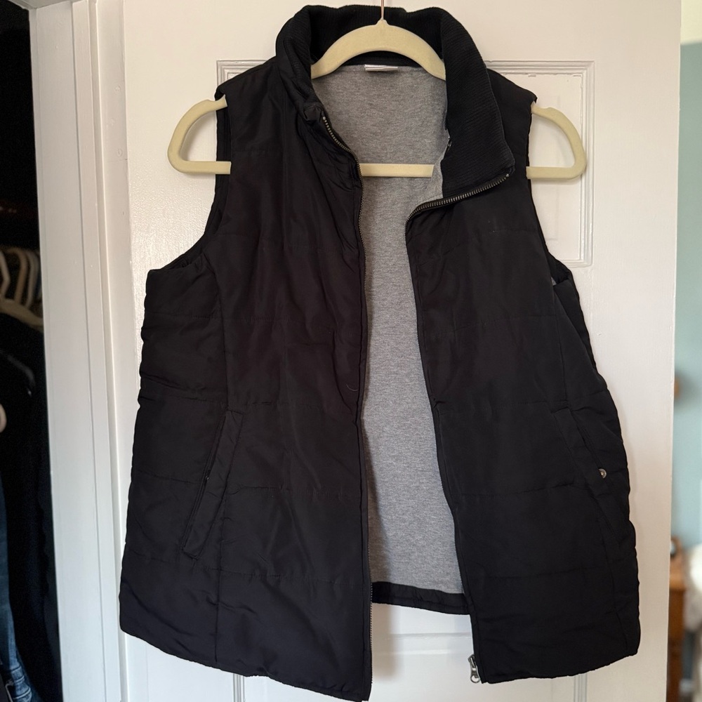 Motherhood Maternity Black and Gray Vest, Size Medium